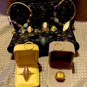 NWOT bundle of jewelry with crystals